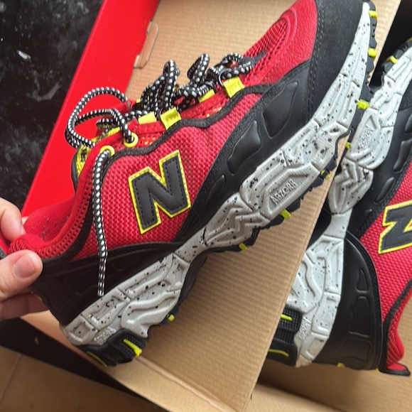 I am looking to sell my bike newbalances wrong size - Picture 3 of 7